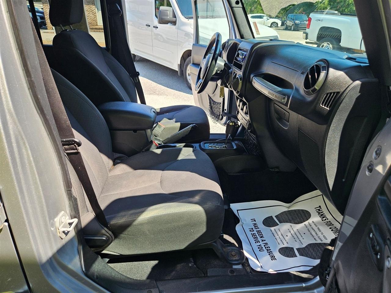 Jeep Wrangler Unlimited 4WD 4dr Sport 2016