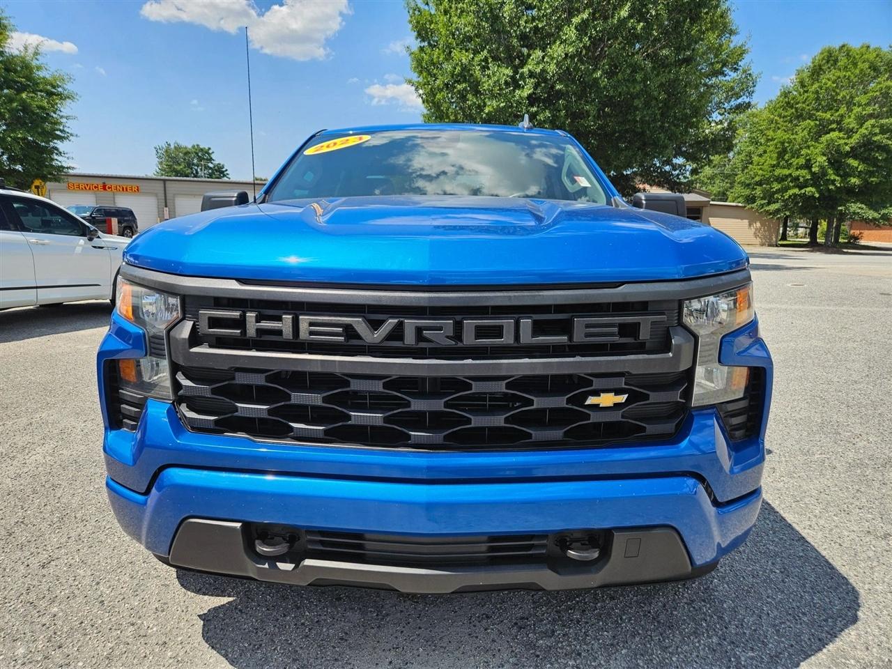 Chevrolet Silverado 1500 2WD Crew Cab 147" Custom 2023