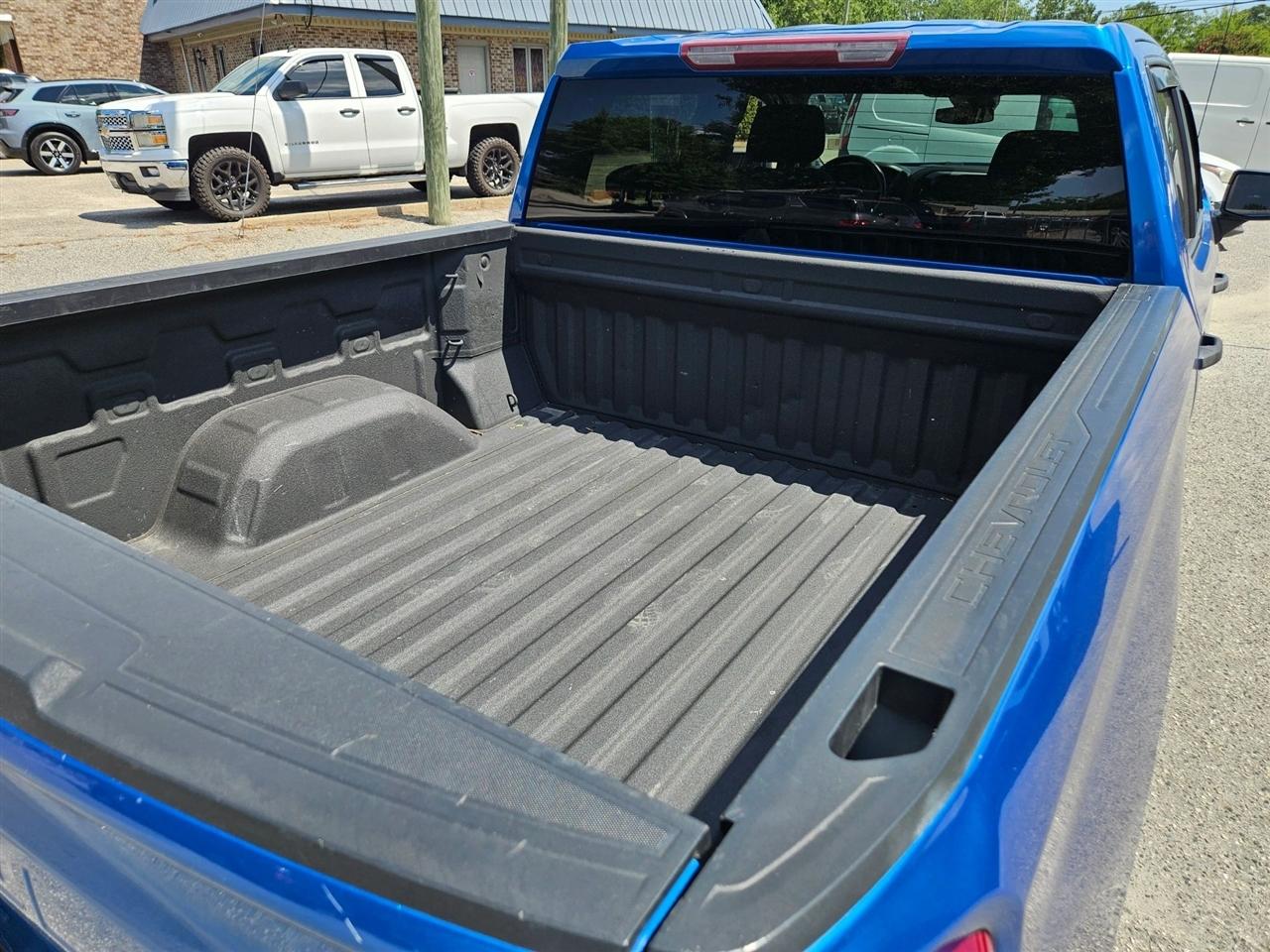 Chevrolet Silverado 1500 2WD Crew Cab 147" Custom 2023