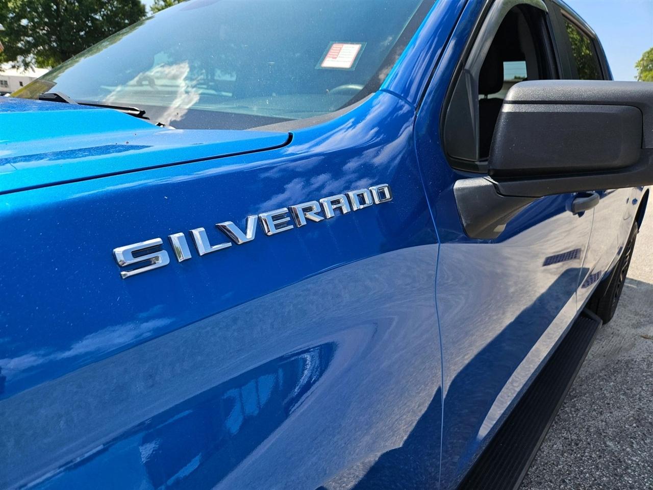 Chevrolet Silverado 1500 2WD Crew Cab 147" Custom 2023