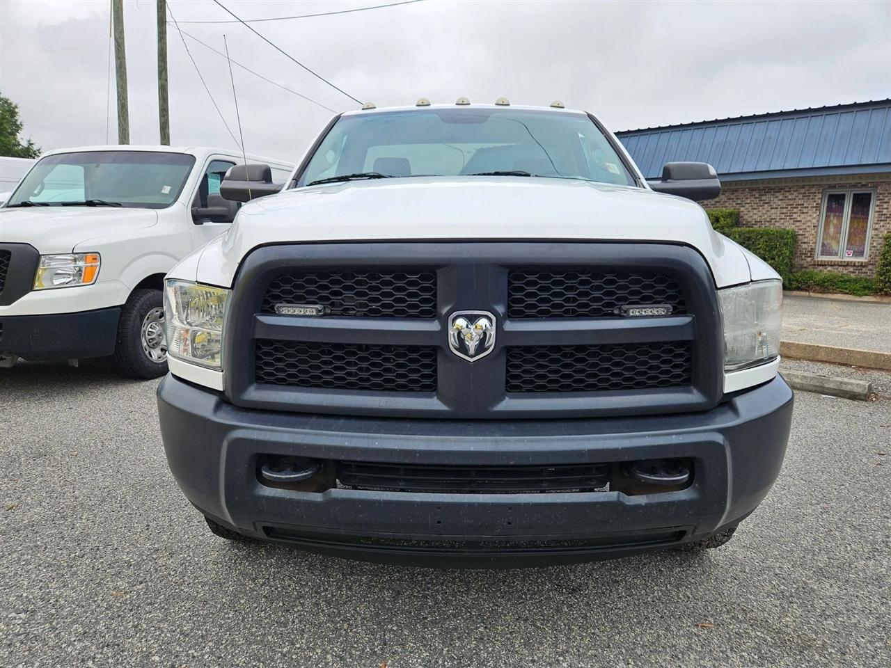 RAM 3500 Chassis Cab Tradesman 2WD Reg Cab 60" CA 143.5" WB 2018