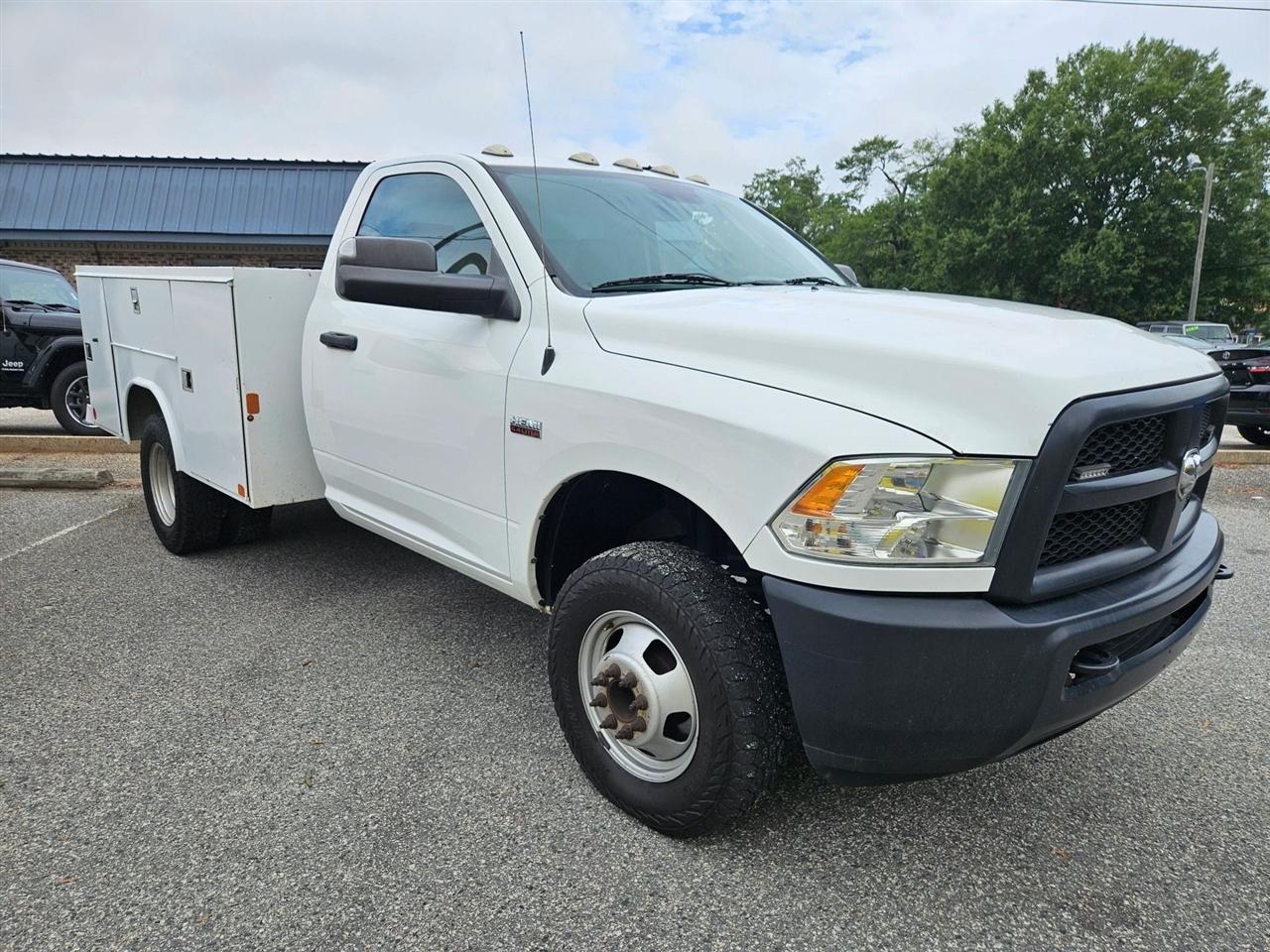 RAM 3500 Chassis Cab Tradesman 2WD Reg Cab 60" CA 143.5" WB 2018