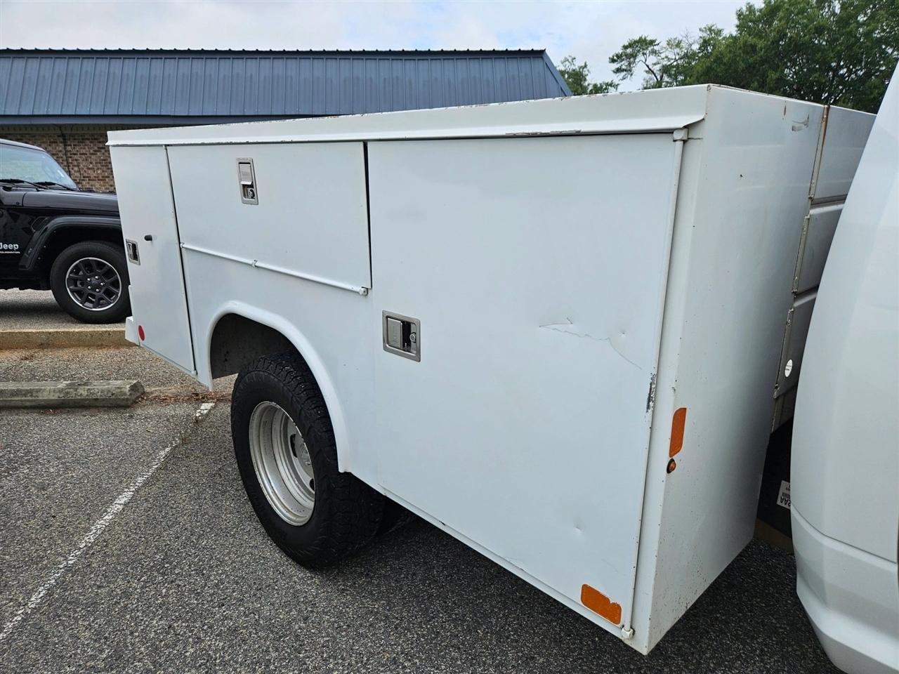 RAM 3500 Chassis Cab Tradesman 2WD Reg Cab 60" CA 143.5" WB 2018