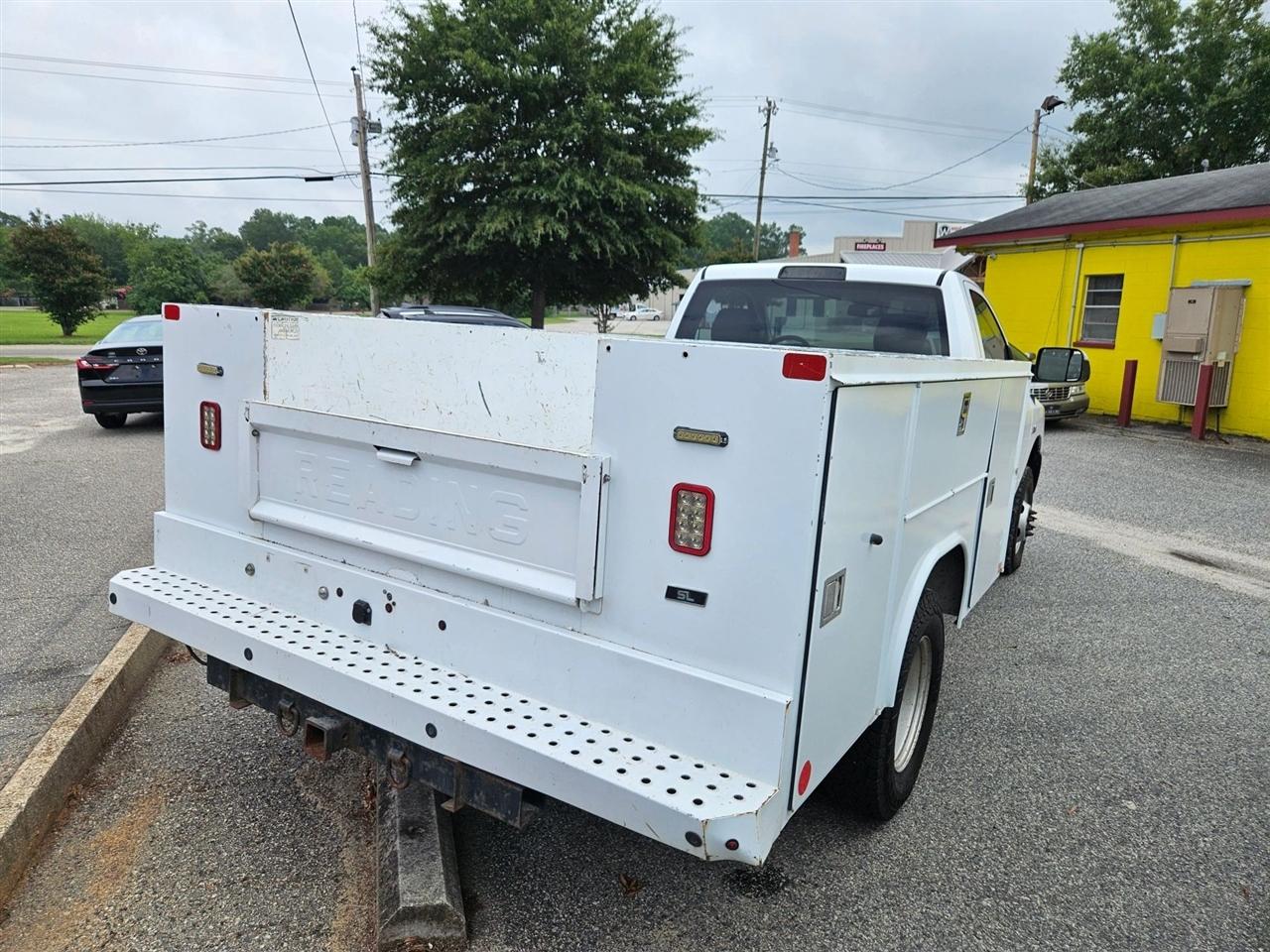 RAM 3500 Chassis Cab Tradesman 2WD Reg Cab 60" CA 143.5" WB 2018