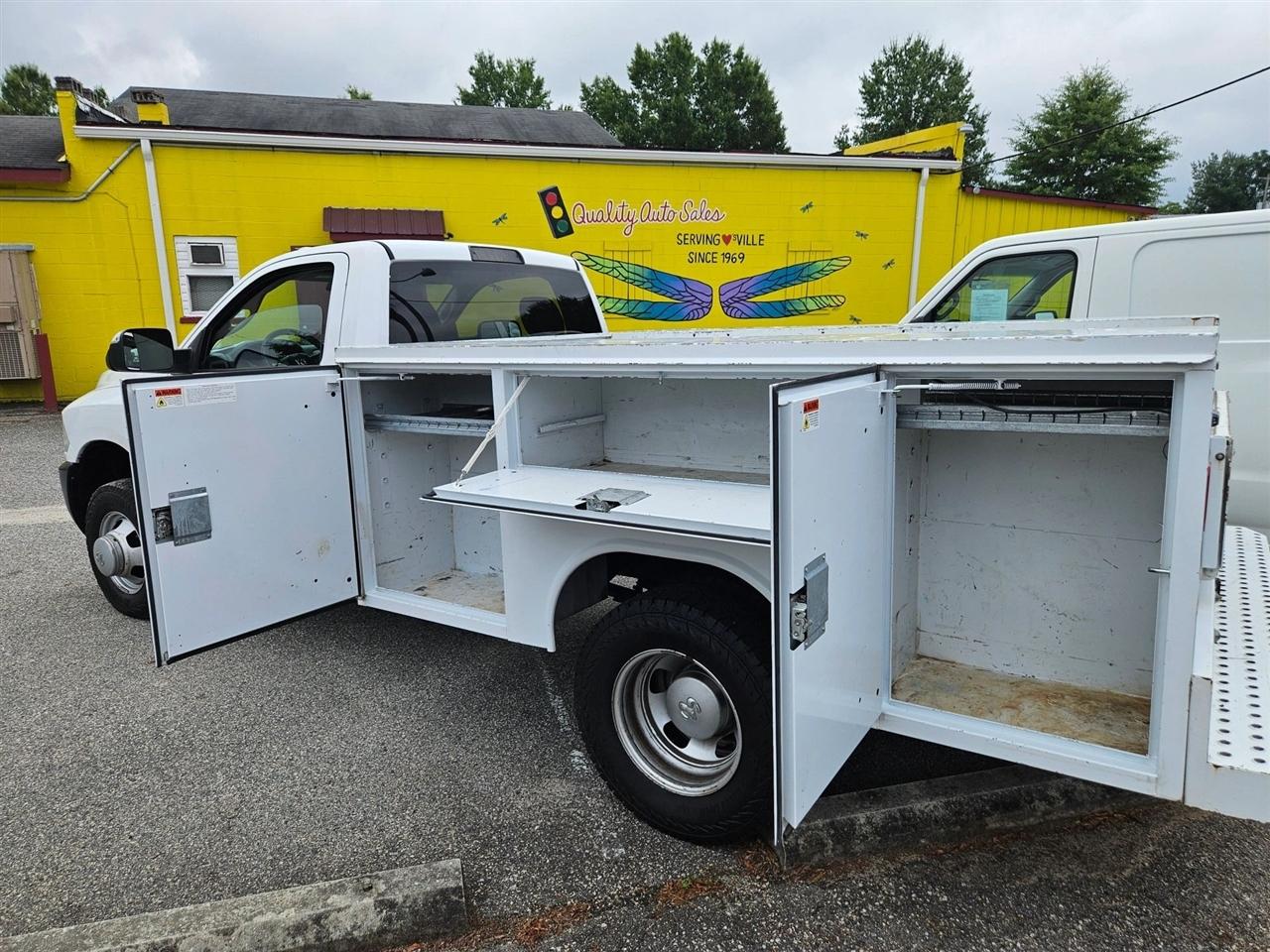 RAM 3500 Chassis Cab Tradesman 2WD Reg Cab 60" CA 143.5" WB 2018