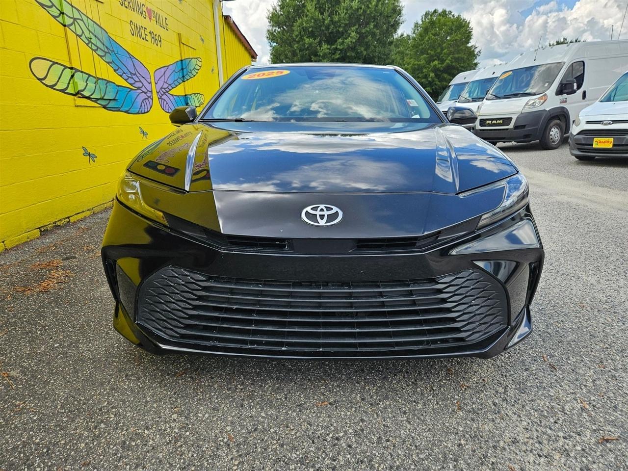 Toyota Camry XLE (Natl) 2025