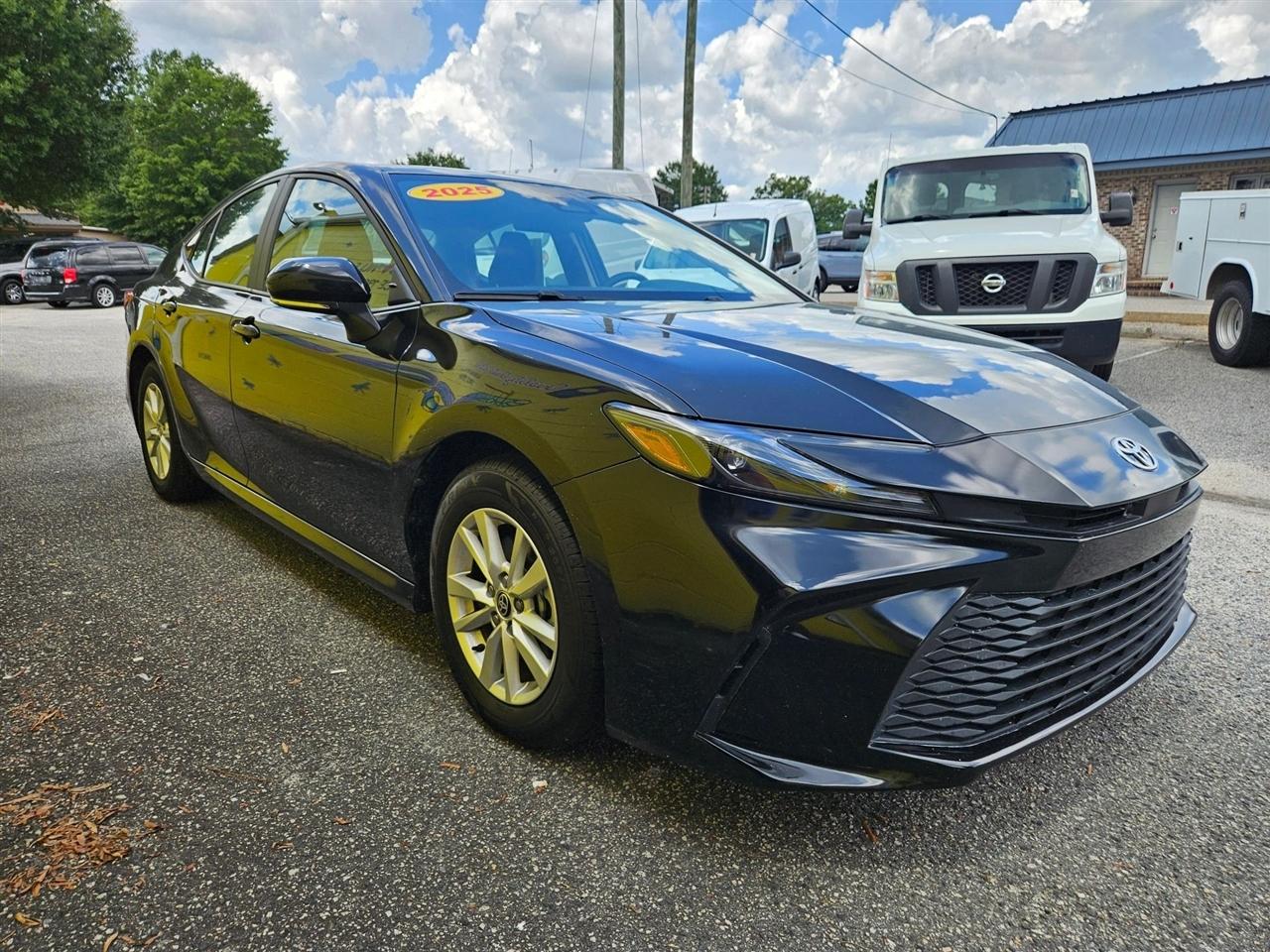 Toyota Camry XLE (Natl) 2025