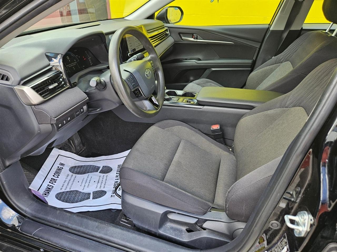Toyota Camry XLE (Natl) 2025