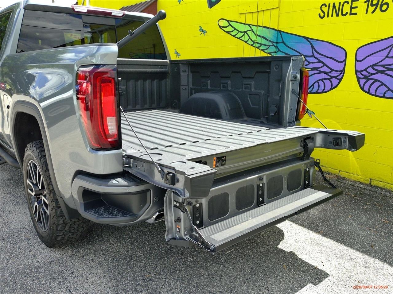 GMC Sierra 1500 4WD Crew Cab 147" AT4 2021