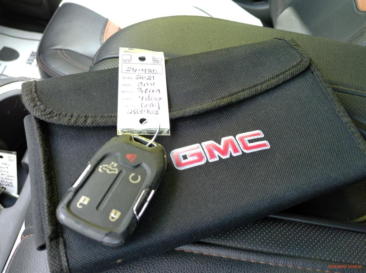 GMC Sierra 1500 4WD Crew Cab 147" AT4 2021