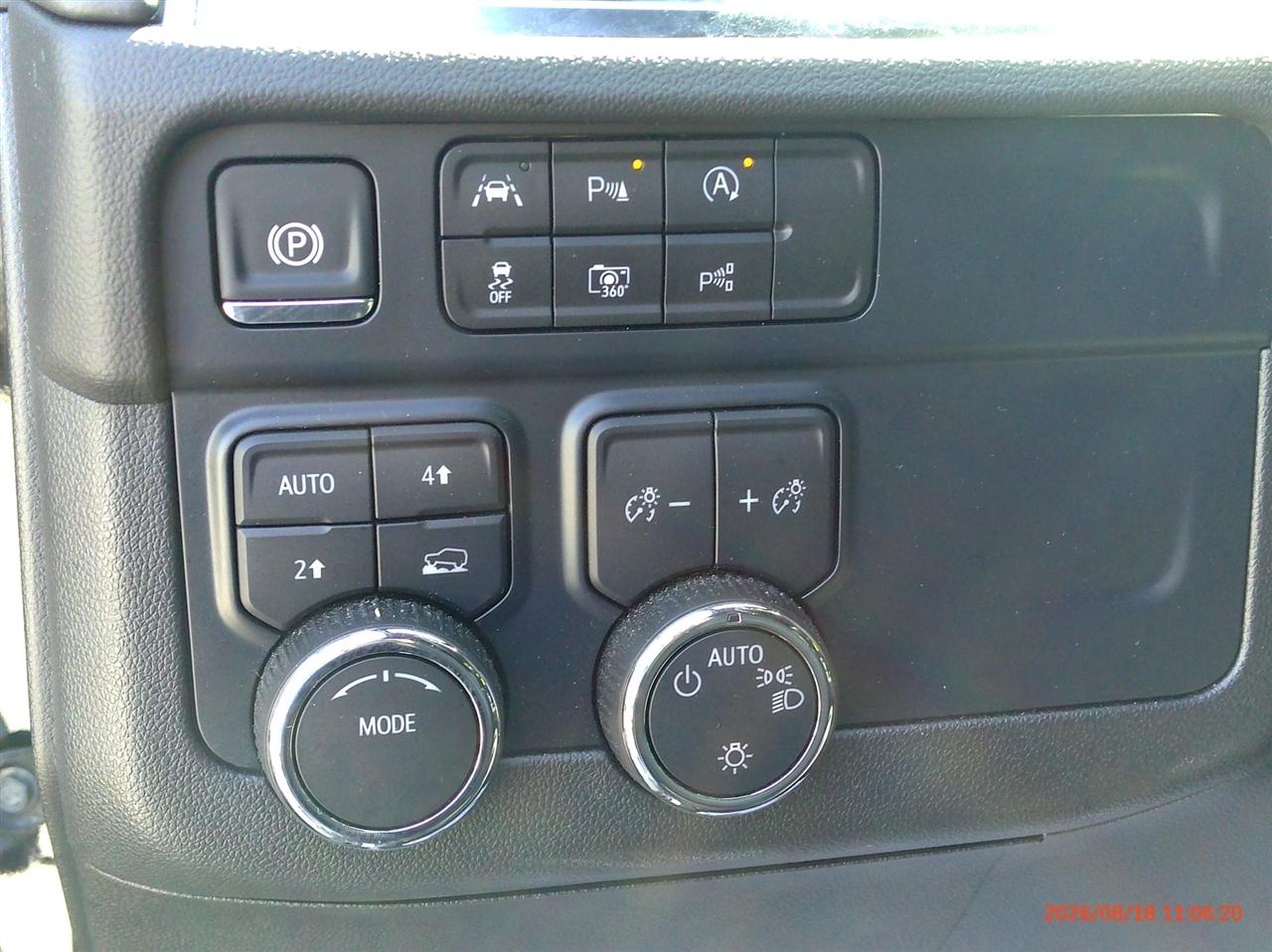 Chevrolet Tahoe 4WD 4dr LT 2025