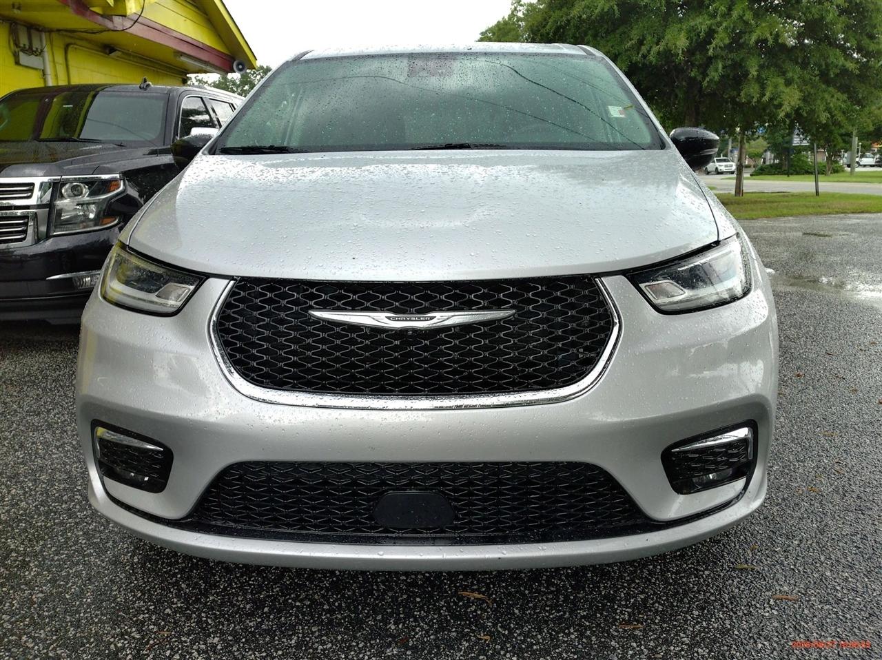 Chrysler Pacifica Touring L FWD 2024