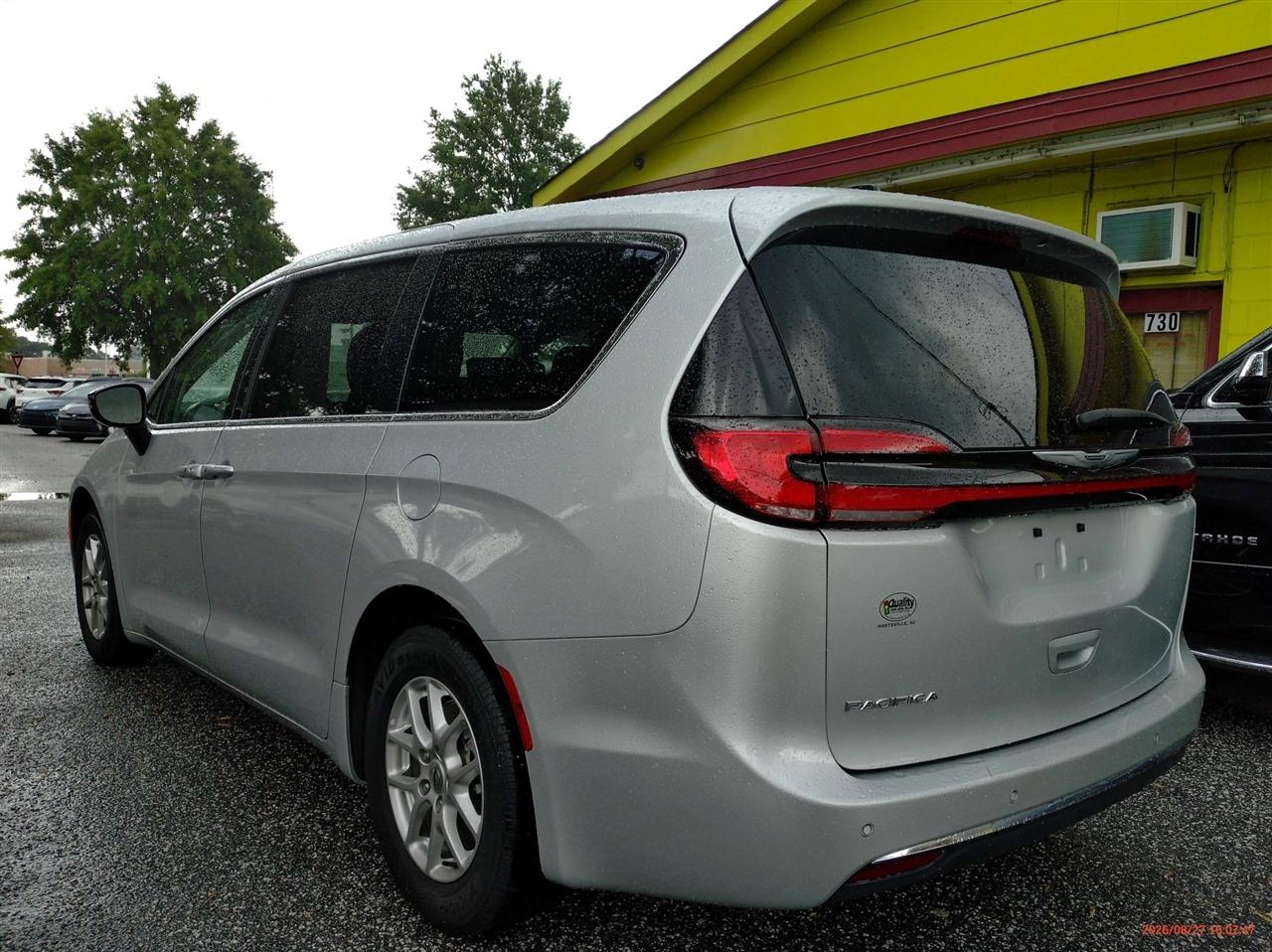 Chrysler Pacifica Touring L FWD 2024