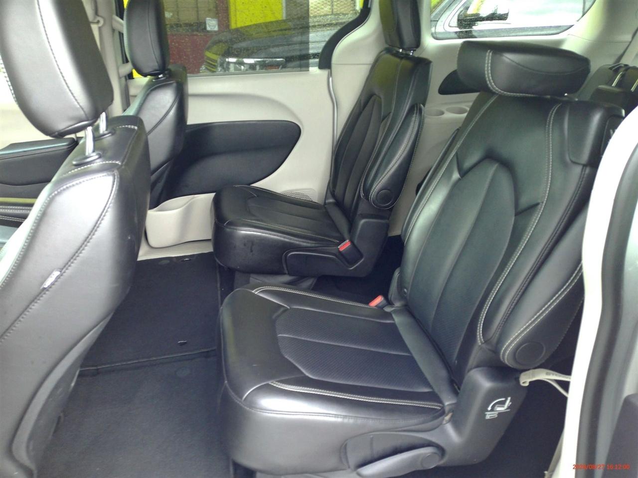Chrysler Pacifica Touring L FWD 2024