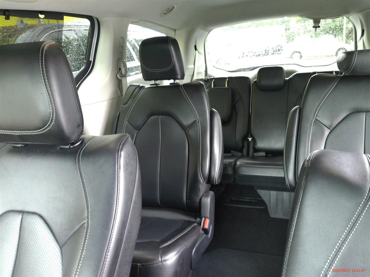 Chrysler Pacifica Touring L FWD 2024