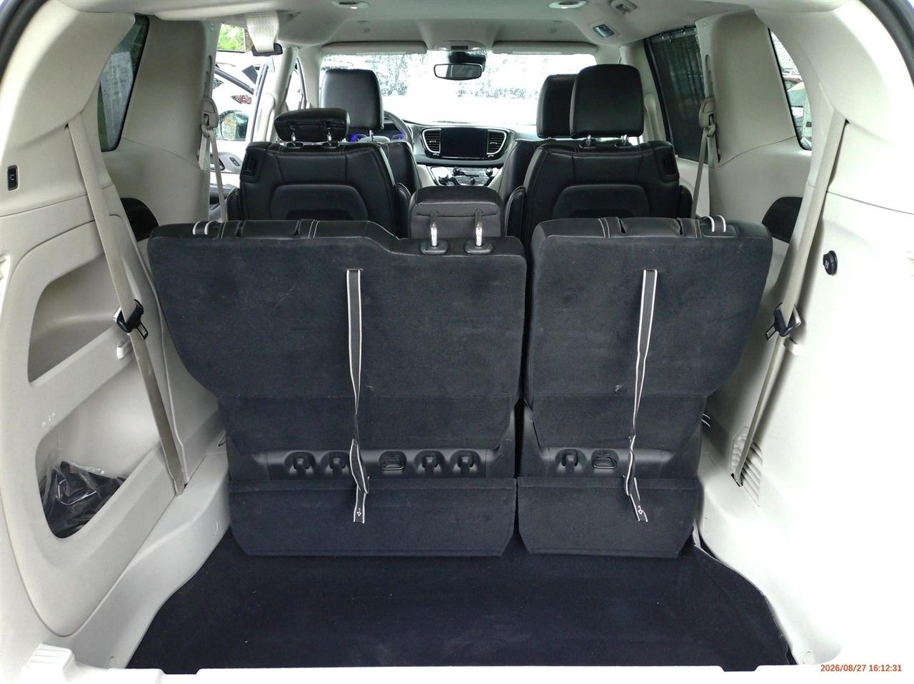 Chrysler Pacifica Touring L FWD 2024