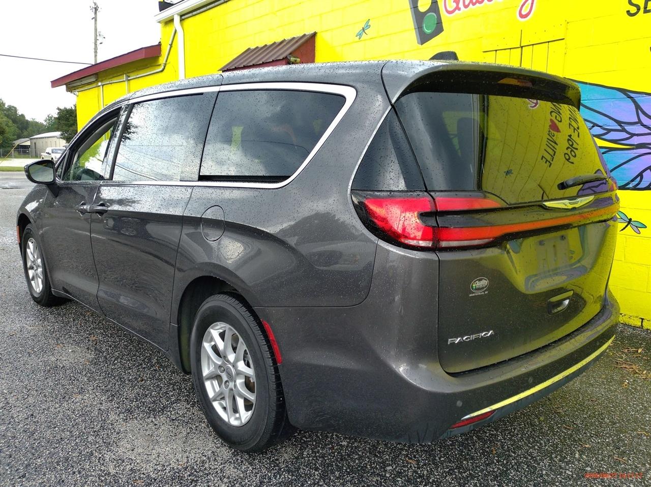 Chrysler Pacifica Touring L FWD 2023