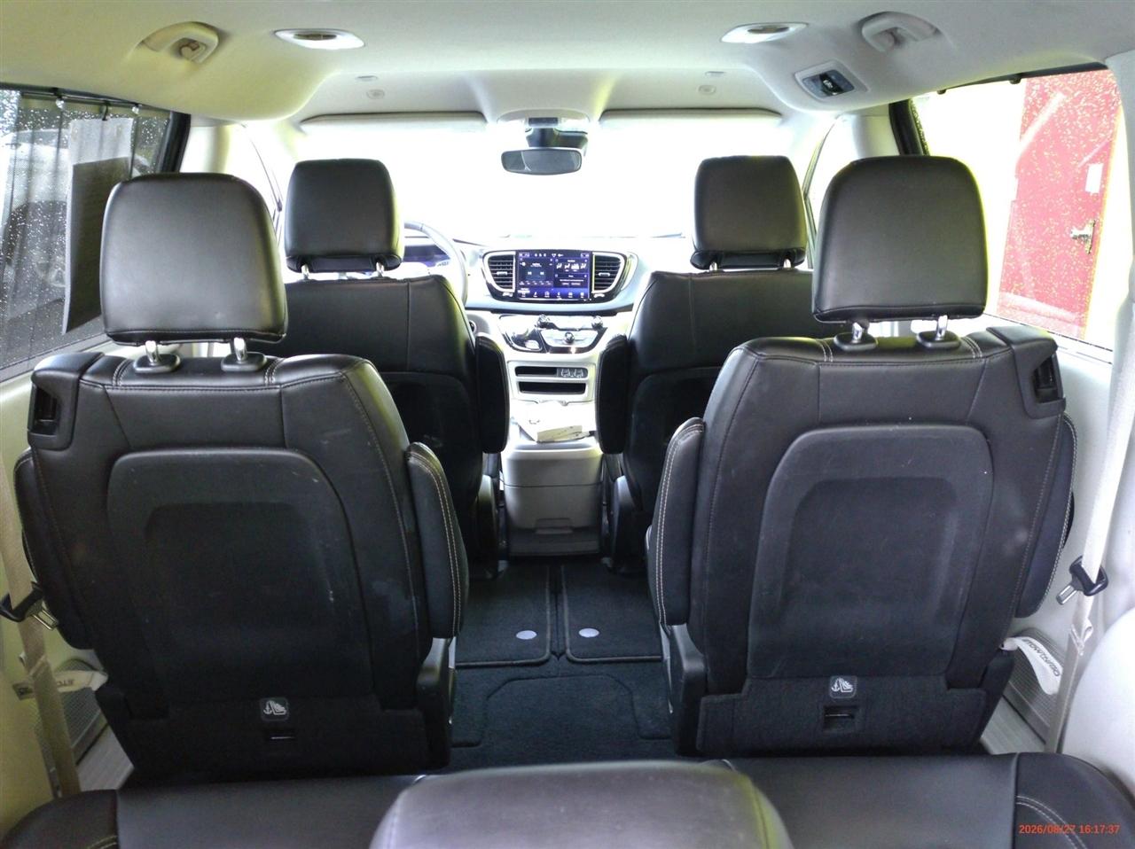 Chrysler Pacifica Touring L FWD 2023