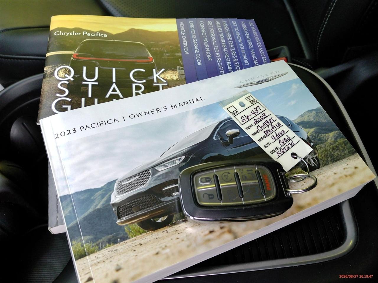 Chrysler Pacifica Touring L FWD 2023