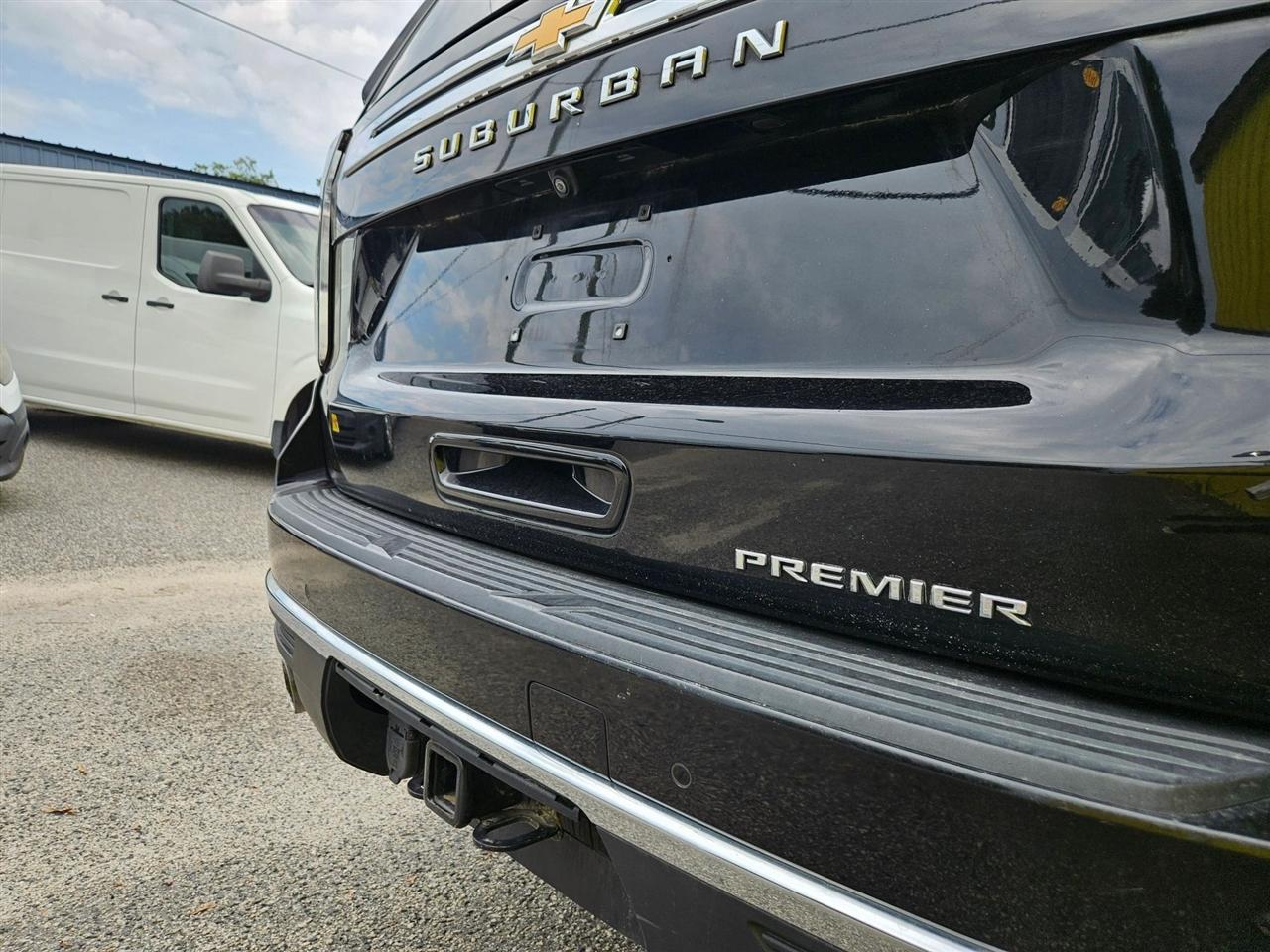 Chevrolet Suburban 4WD 4dr Premier 2023