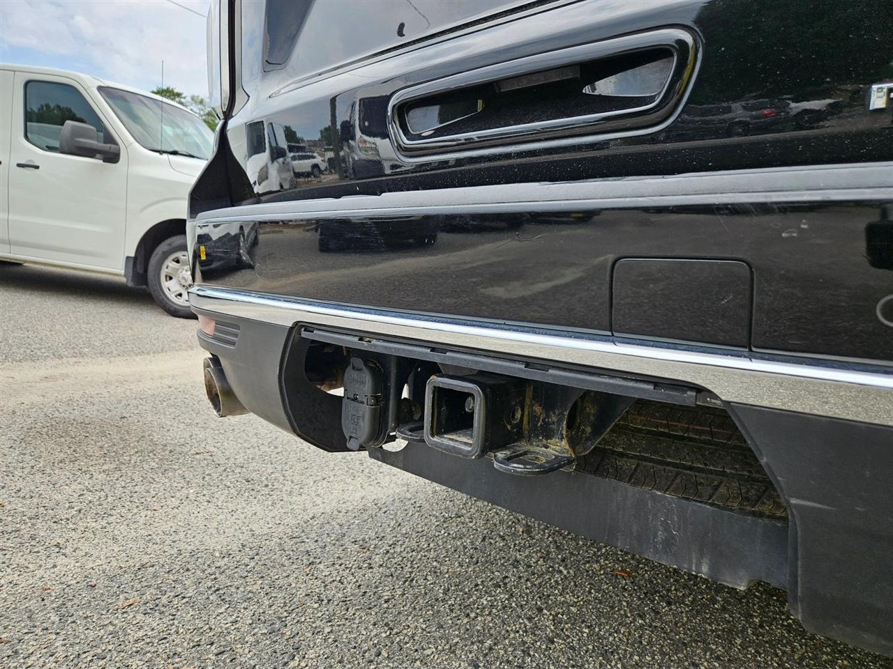 Chevrolet Suburban 4WD 4dr Premier 2023