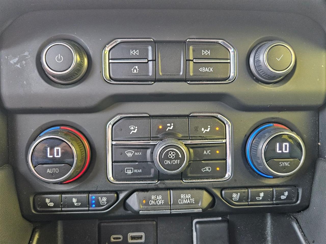 Chevrolet Suburban 4WD 4dr Premier 2023