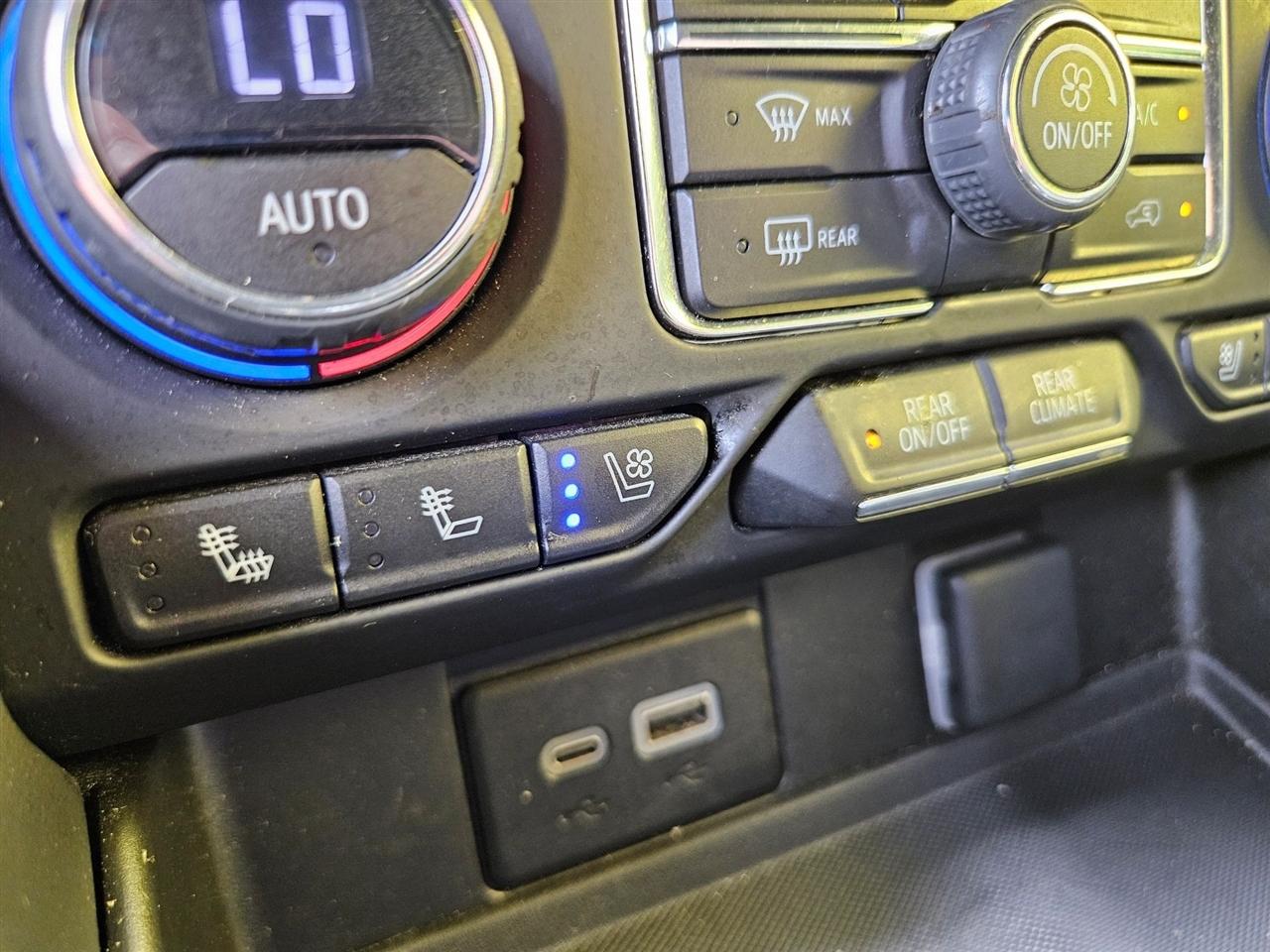 Chevrolet Suburban 4WD 4dr Premier 2023