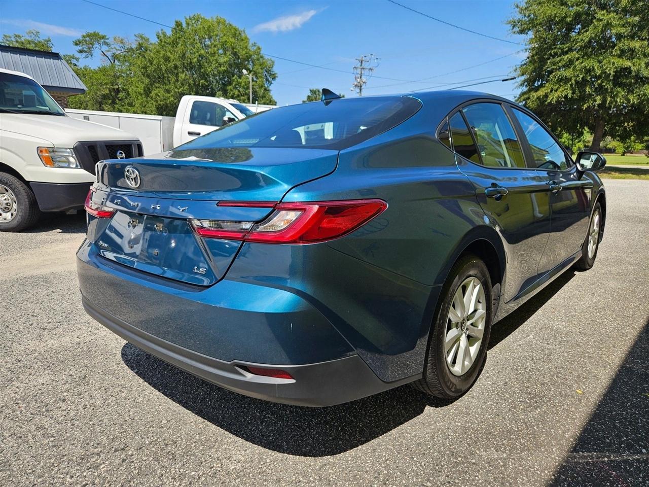 Toyota Camry XLE (Natl) 2025