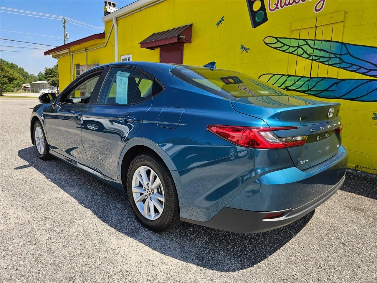 Toyota Camry XLE (Natl) 2025