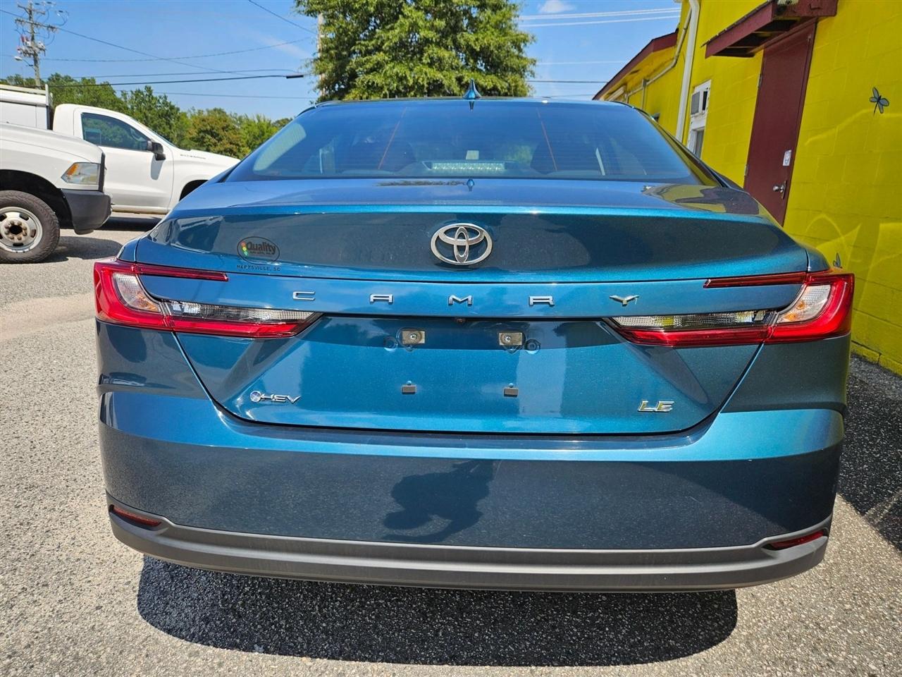 Toyota Camry XLE (Natl) 2025