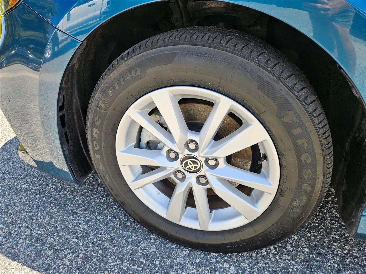 Toyota Camry XLE (Natl) 2025