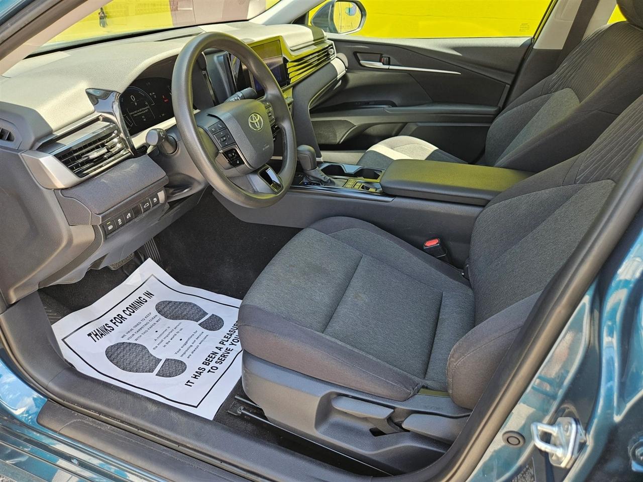 Toyota Camry XLE (Natl) 2025