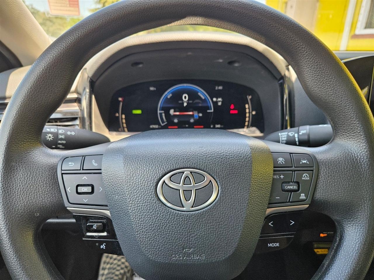 Toyota Camry XLE (Natl) 2025