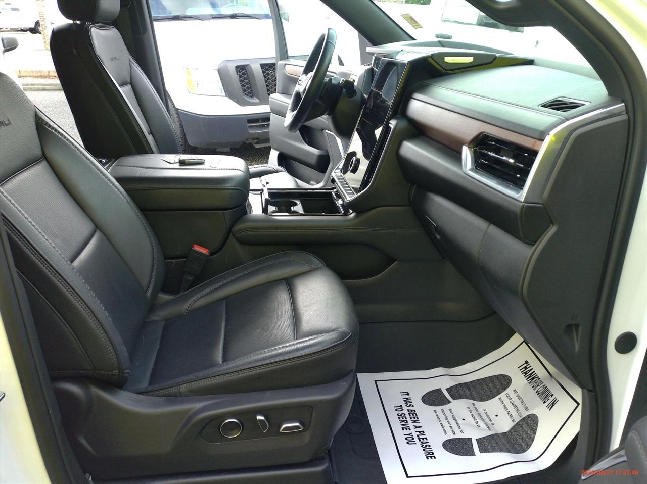 GMC Yukon 4WD 4dr Denali 2025