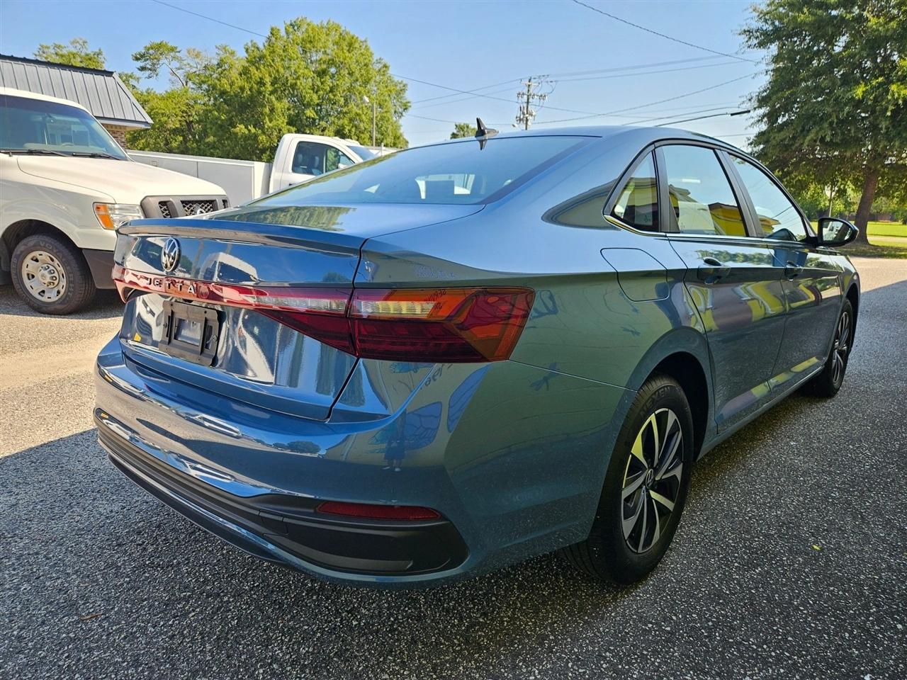 Volkswagen Jetta S Auto 2025