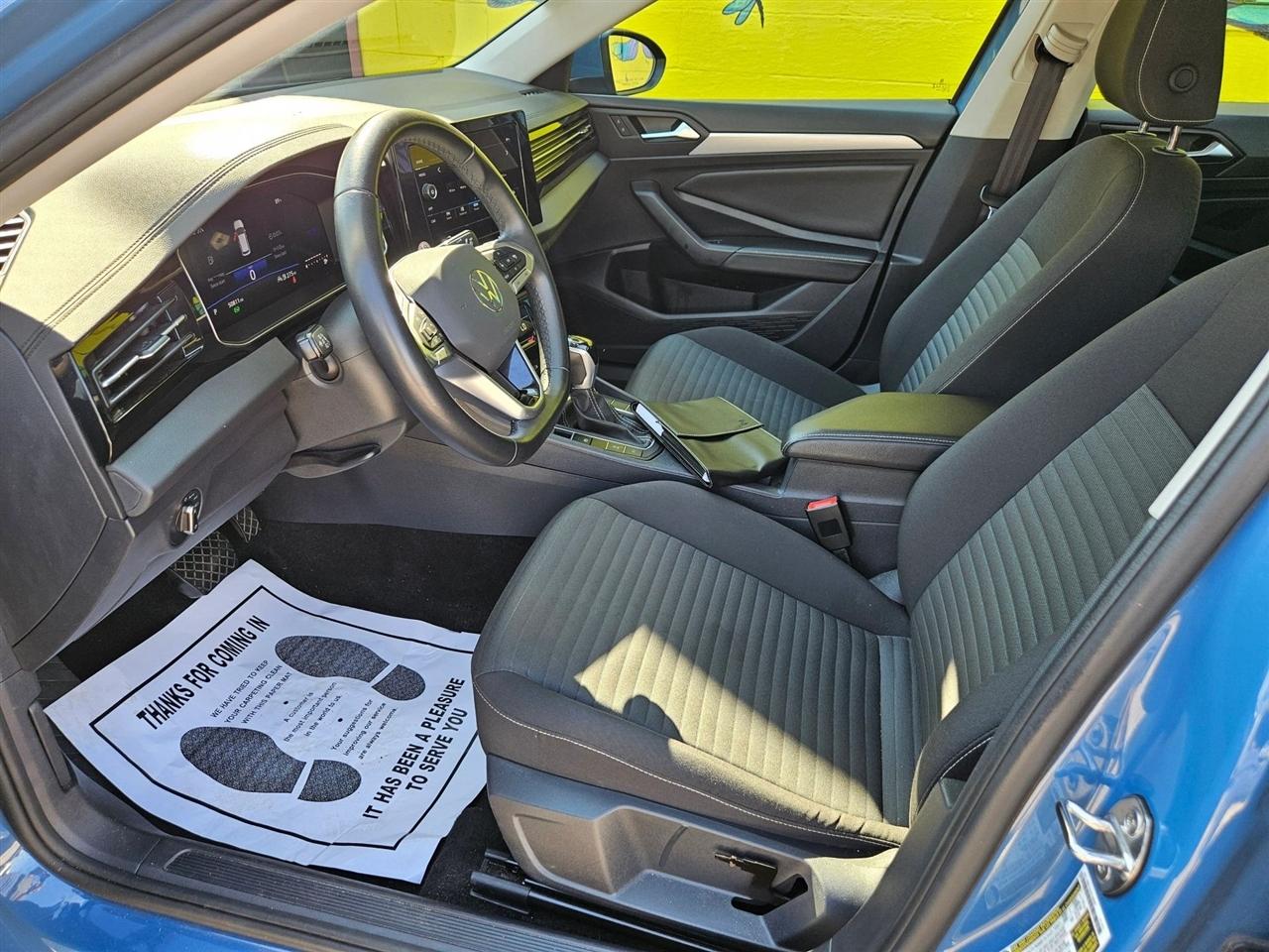 Volkswagen Jetta S Auto 2025