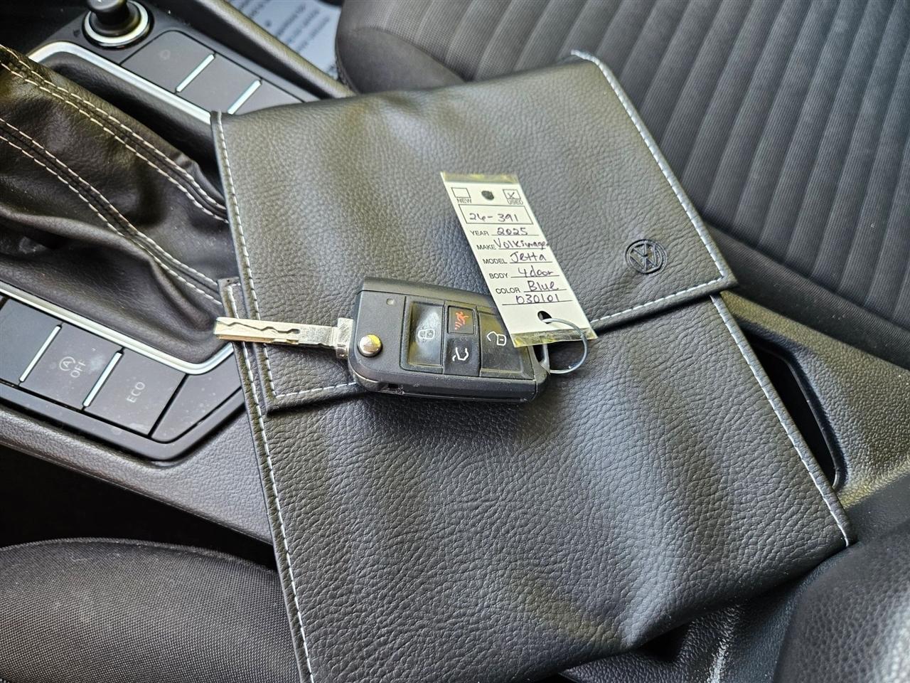 Volkswagen Jetta S Auto 2025