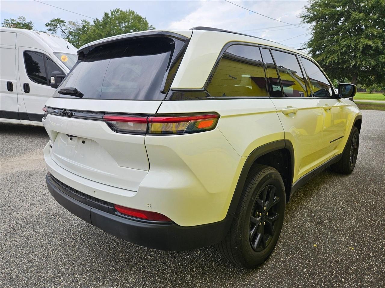 Jeep Grand Cherokee Altitude 4x4 2025
