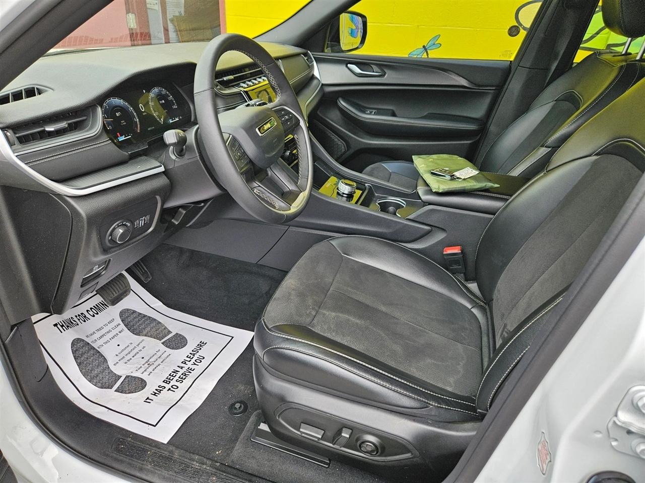 Jeep Grand Cherokee Altitude 4x4 2025