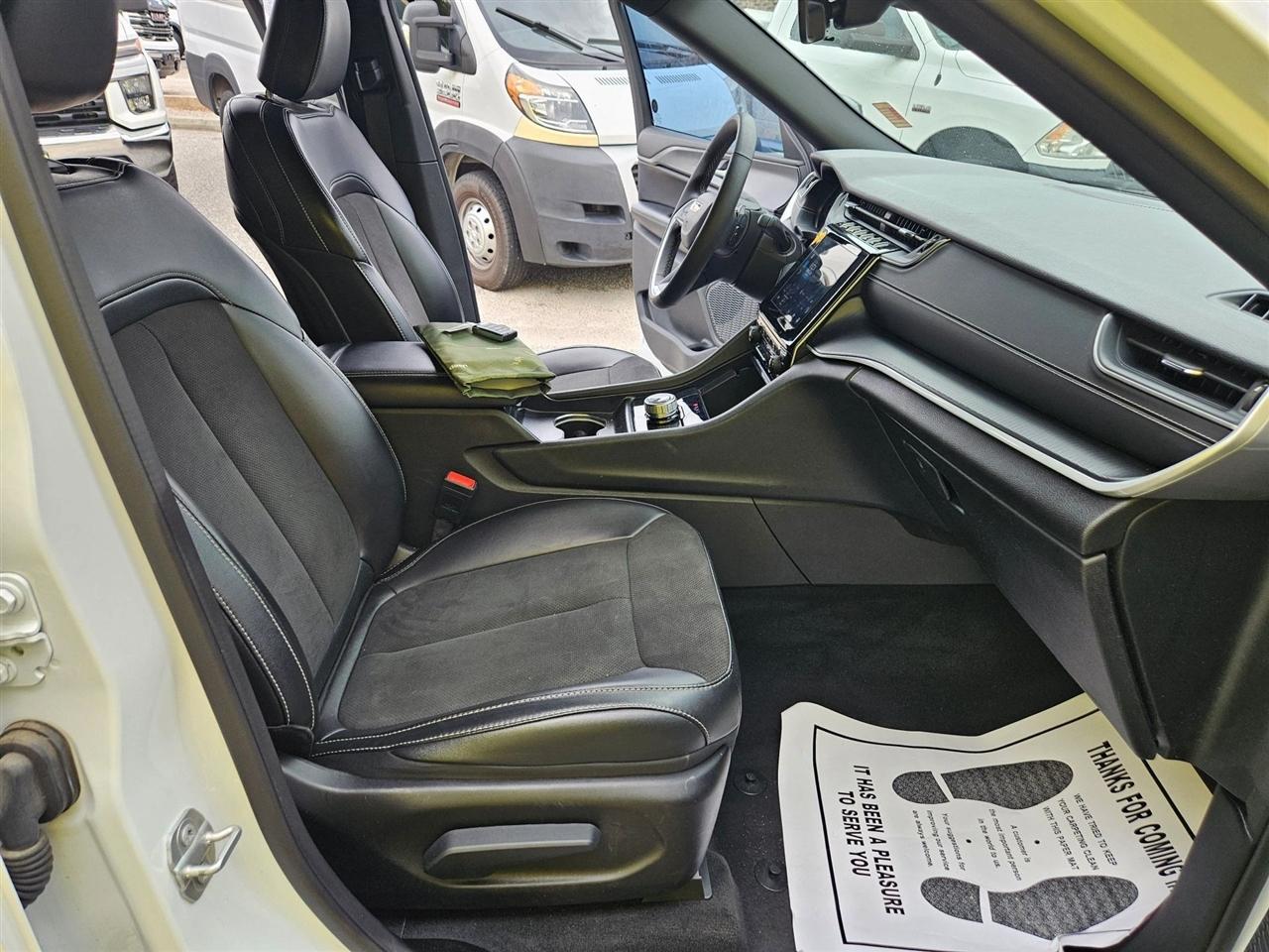 Jeep Grand Cherokee Altitude 4x4 2025