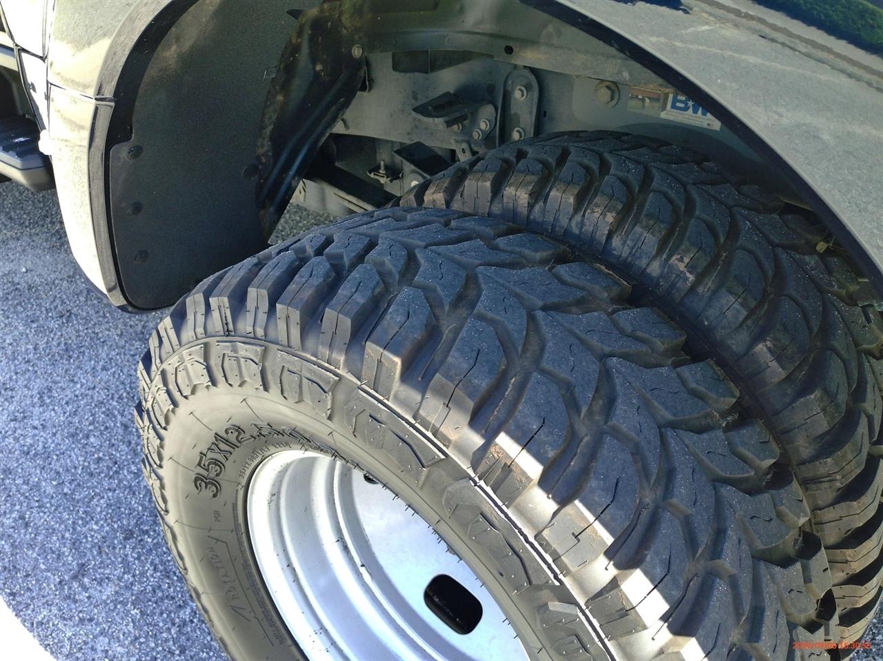 Ford Super Duty F-350 DRW LARIAT 4WD SuperCab 8' Box 2023