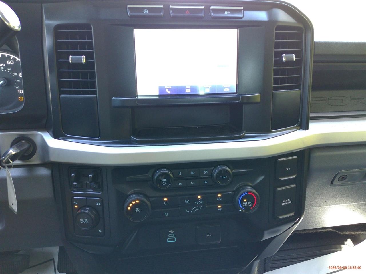 Ford Super Duty F-350 DRW LARIAT 4WD SuperCab 8' Box 2023