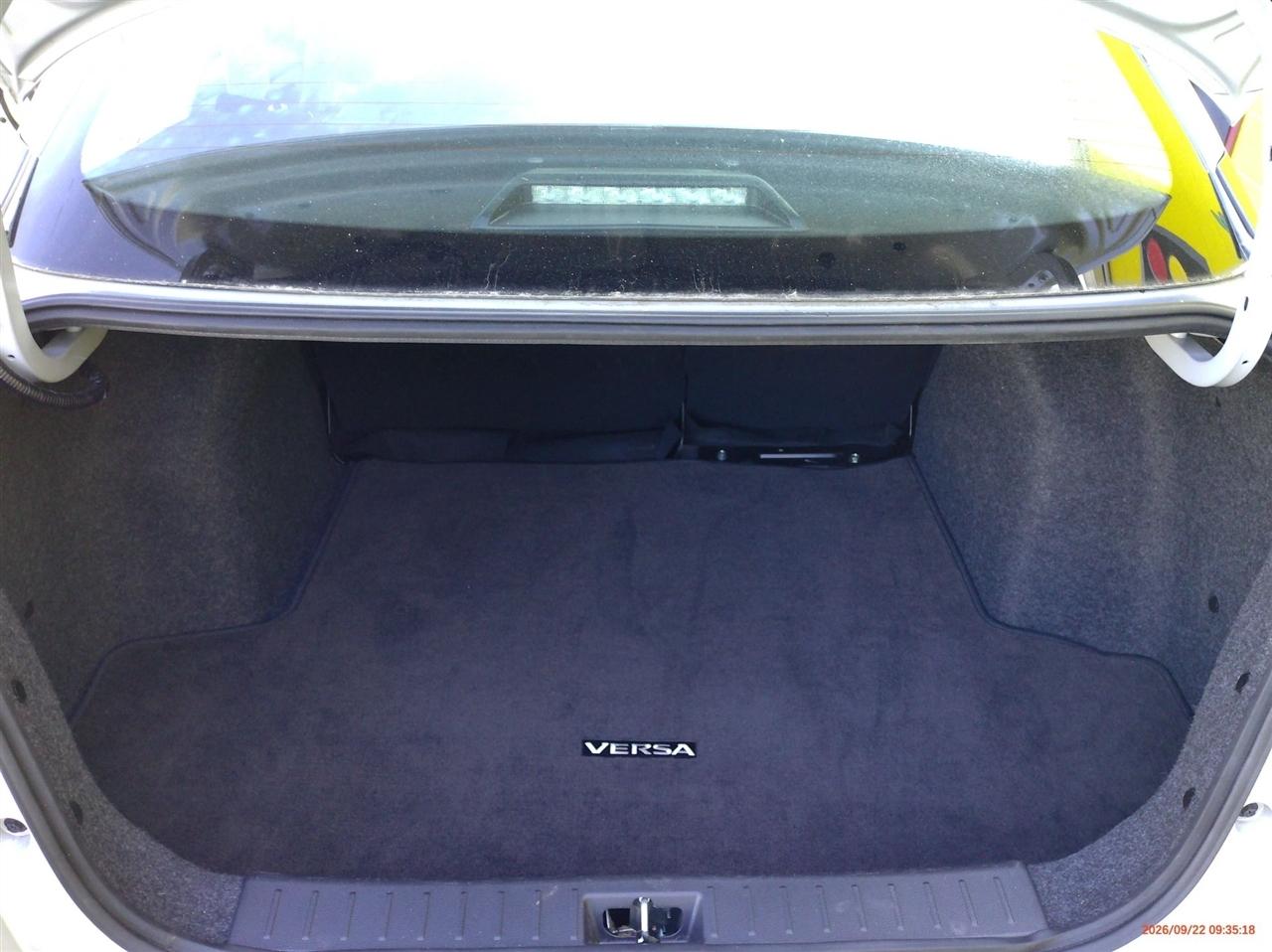 Nissan Versa SV CVT 2025