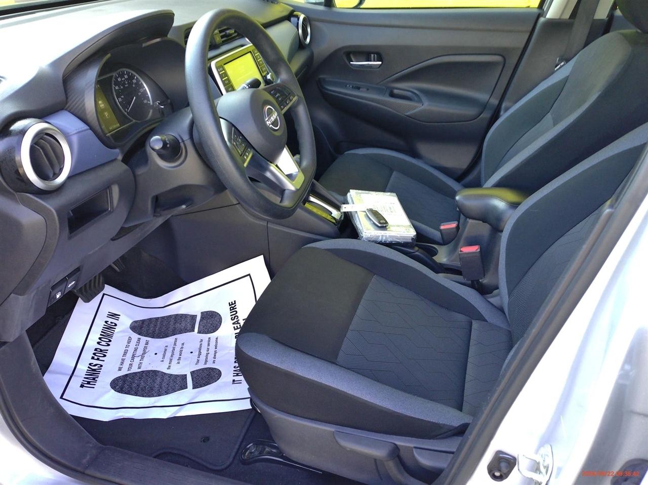 Nissan Versa SV CVT 2025