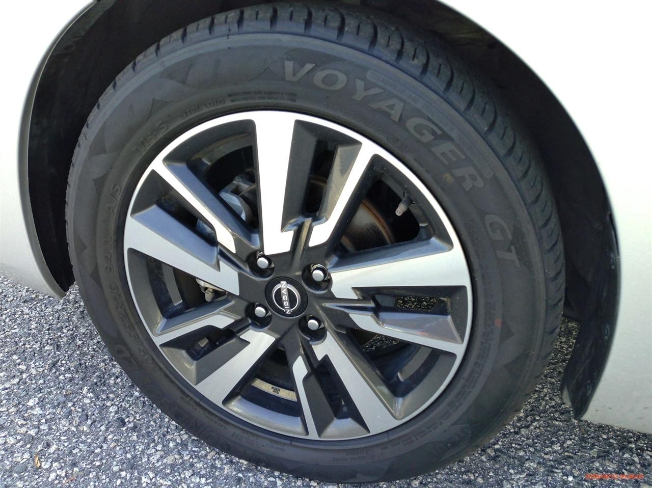 Nissan Versa SV CVT 2025