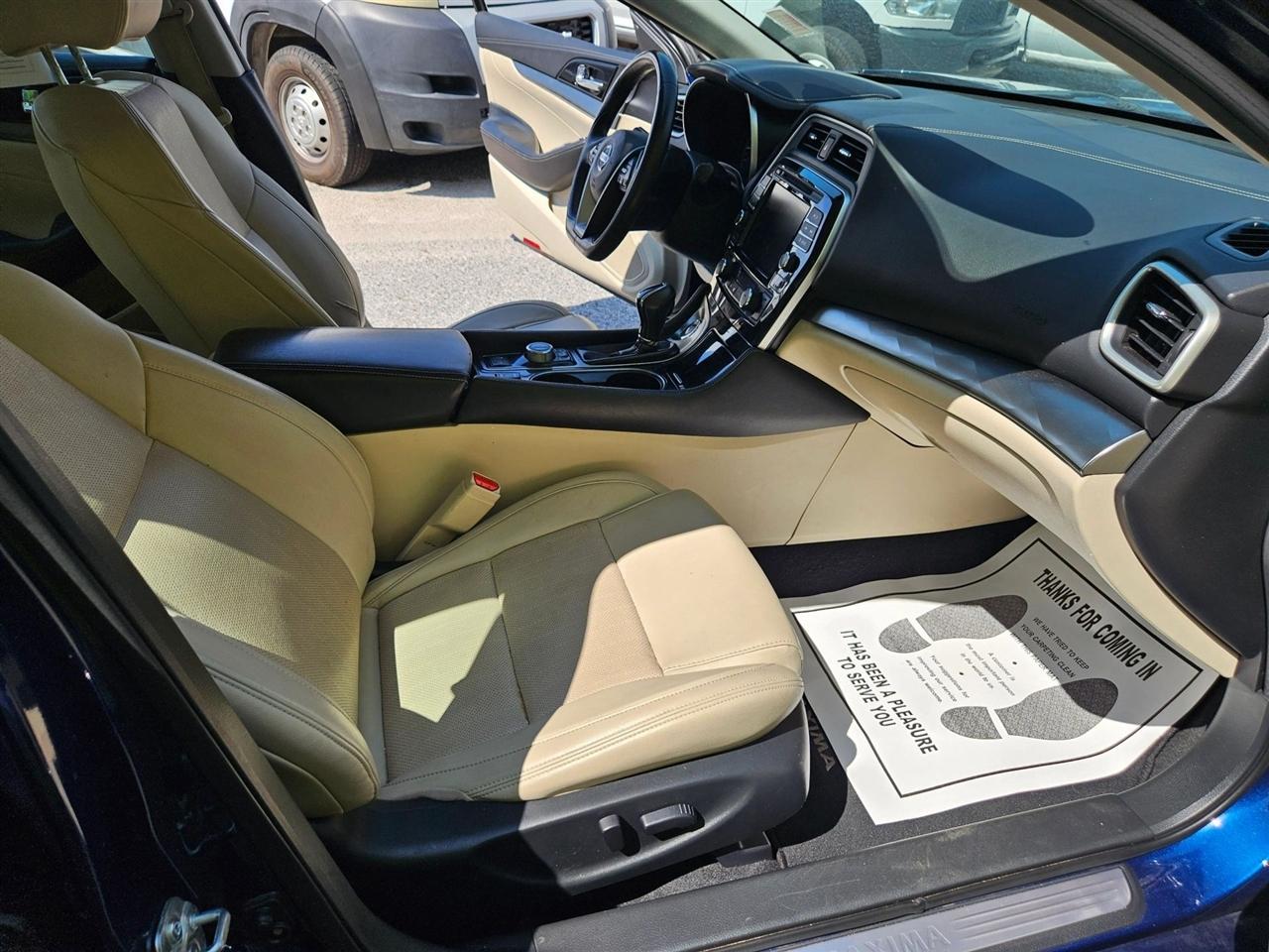 Nissan Maxima SV 3.5L 2021