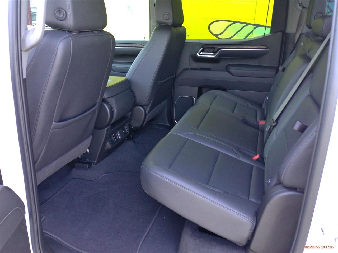 GMC Sierra 1500 2WD Crew Cab 147" SLT 2026