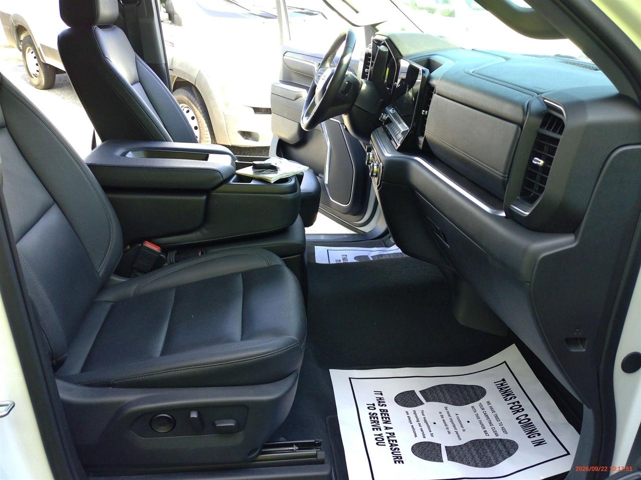 GMC Sierra 1500 2WD Crew Cab 147" SLT 2026