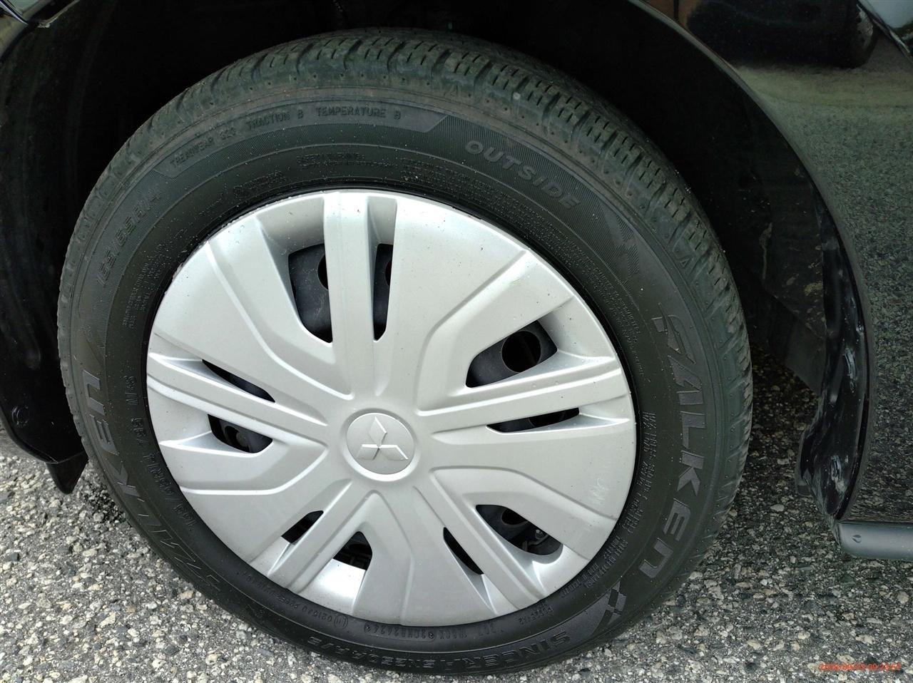 Mitsubishi Mirage ES CVT 2024