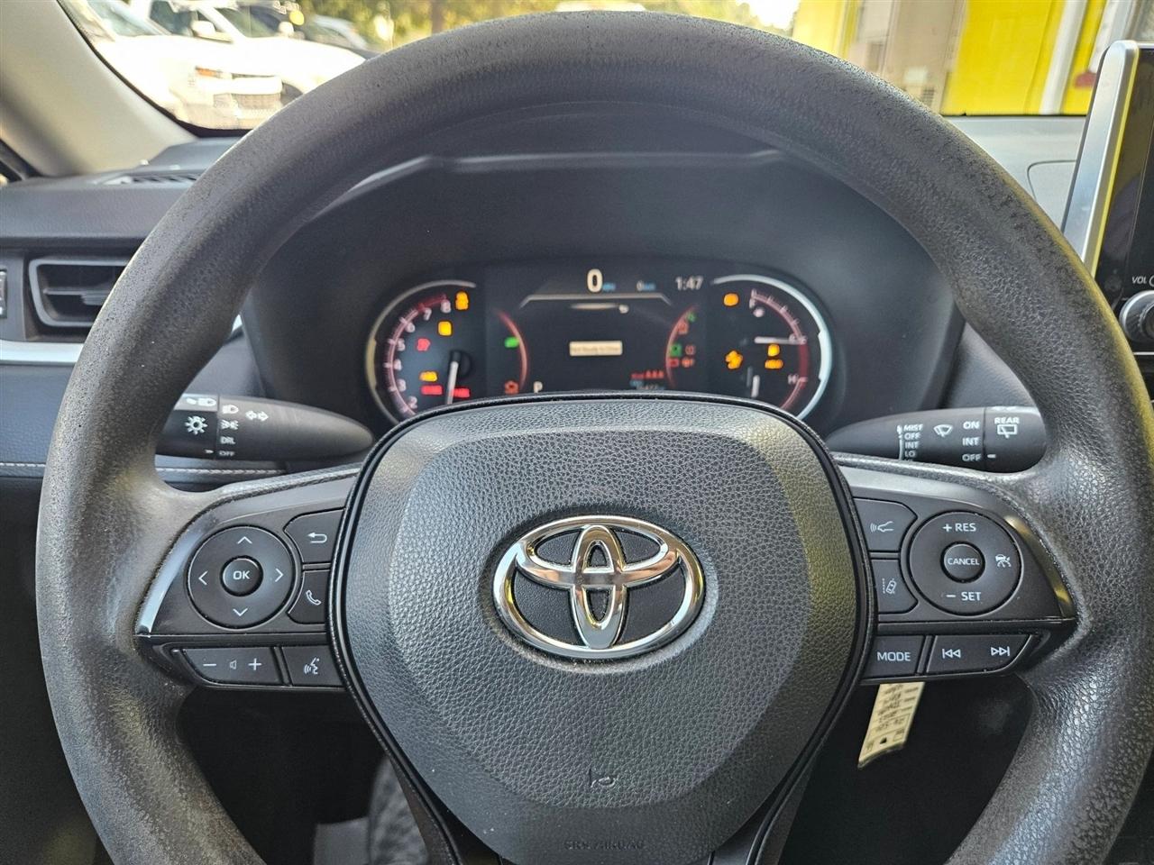 Toyota RAV4 LE AWD (Natl) 2023
